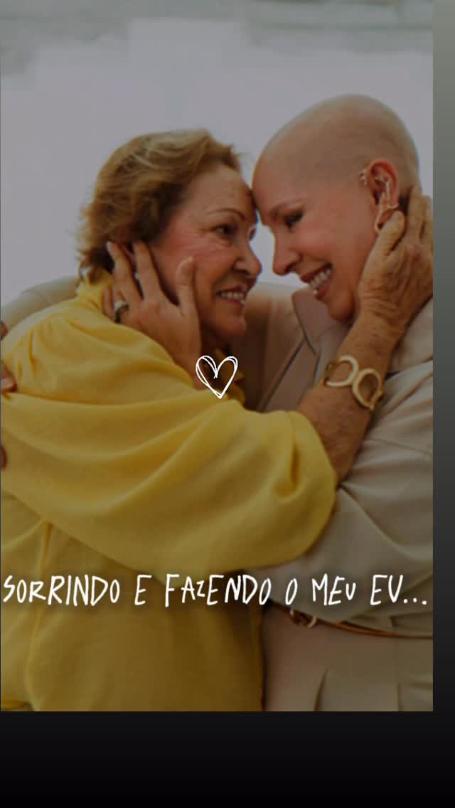 Acho que já falei tudo de minha mãe, afinal são 54 anos , mas como sempre digo de um ano para o outro somos outra pessoa, portanto temos sempre o que acrescentar! Nesse ano desafiador minha mãe foi ainda mais mãe, em oração em cuidado, para que nada me faltasse , providenciando ,  cuidado  e amando do jeito que ela sabe, com atos de serviços, sendo resolutiva e ativa, me poupando em tudo que podia, e me trazendo o chá de erva doce que nunca fiquei sem, porque ela sedo ia na feirinha toda sexta b