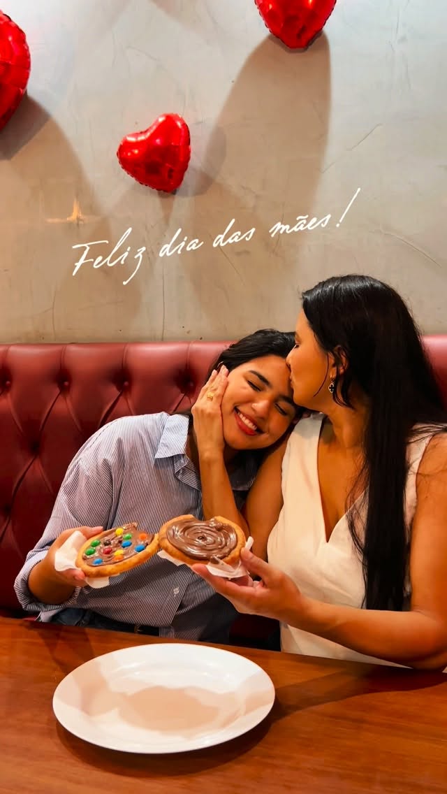 Nesse dia das mães colecione memórias e de preferência, no restaurante em que tudo é feito com carinho de mãe…@lamamapizzas 💙✨