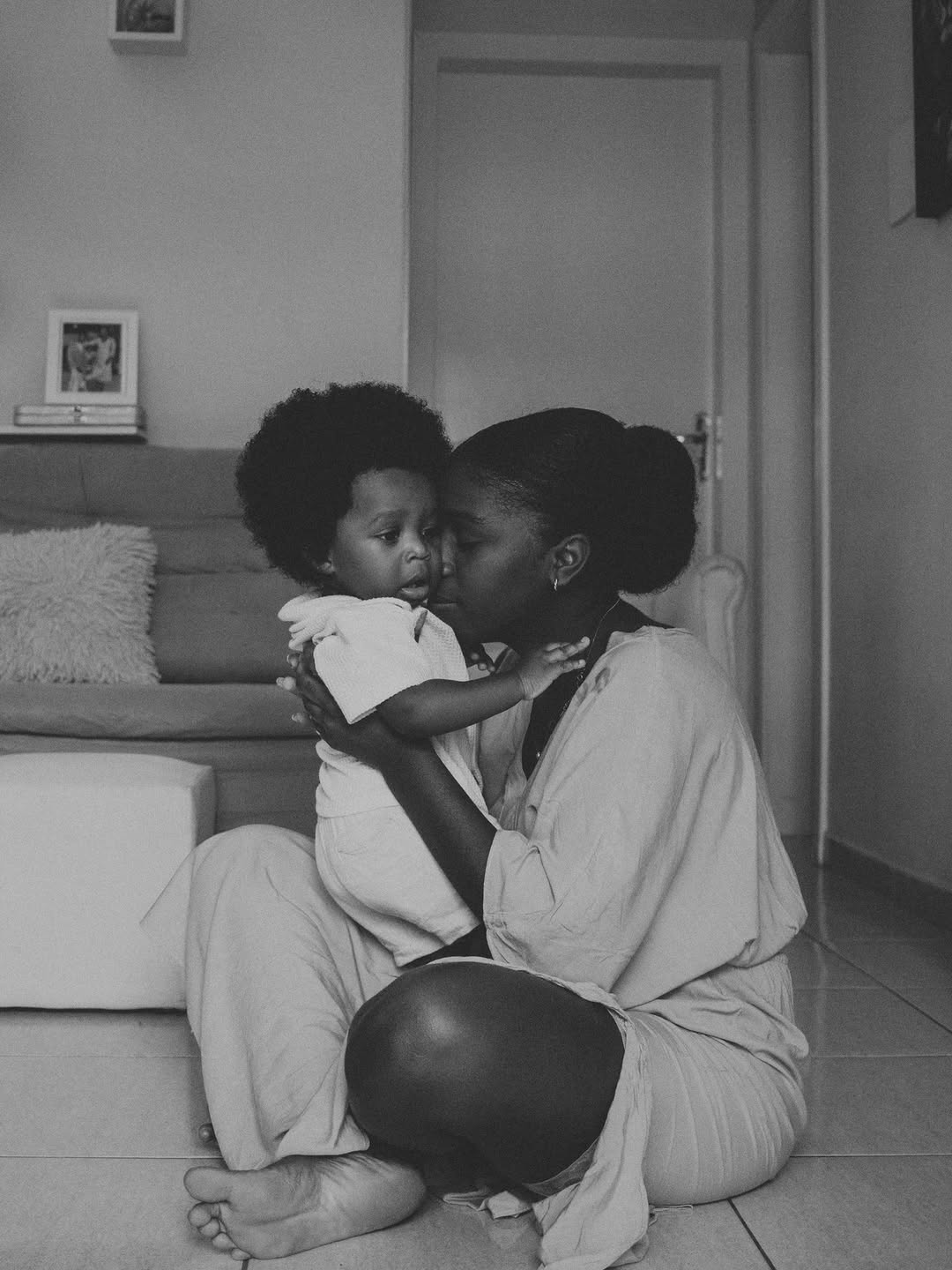 Mãe é amor em sua forma mais pura, força nos dias difíceis, coragem diante dos desafios e determinação que nunca se apaga. O amor de mãe é um dos sentimentos mais lindos que existem. Feliz Dia das Mães! 💖💐