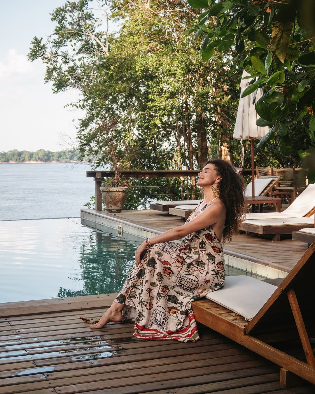 “De onde toda a beleza do mundo se esconde…”

Anavilhanas Jungle Lodge, Novo Airão, Amazonas 

#hotelaria #lodge #anavilhanas #amazonas