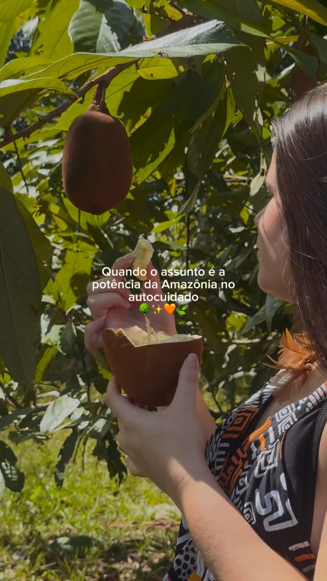 Quando a sua fruta e linha favorita se encontram com a @naturabroficial 🧡

Link na bio para garantir 🔗 cupom de desc. BEMESTAR

É impossível não se apaixonar por essa linha 😍🍃
Ekos Cupuaçu tem aquele cheirinho frutadinho delicioso, a textura super hidratante e ainda deixa a pele macia, nutrida e com toque aveludado ✨

E o melhor: o creme corporal promove e melhora visível da firmeza da pele e das estrias em apenas 2 semanas 🍃

#naturaekos #ekoscupuacu #autocuidado #banhopremium #amazonia pu