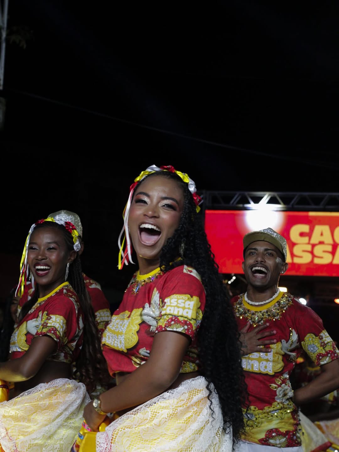 Assa Cana pra quem não conhece , eu vou mostrar.
É uma dança gostosa de ritmo CACURIÁ!
EU SOU , EU SOU O FOLCLORE DO MARANHÃO 😍❤️✨

📸: @_alicegalvao.photo 😍