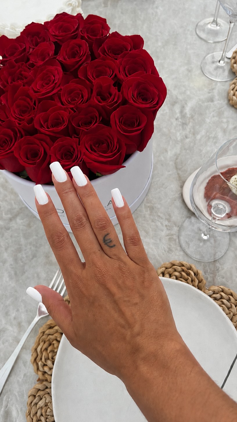 unhas de brasileira! quem sabe, sabe! 🌹✨ 

#nailvlog #nails #brazilianstyle