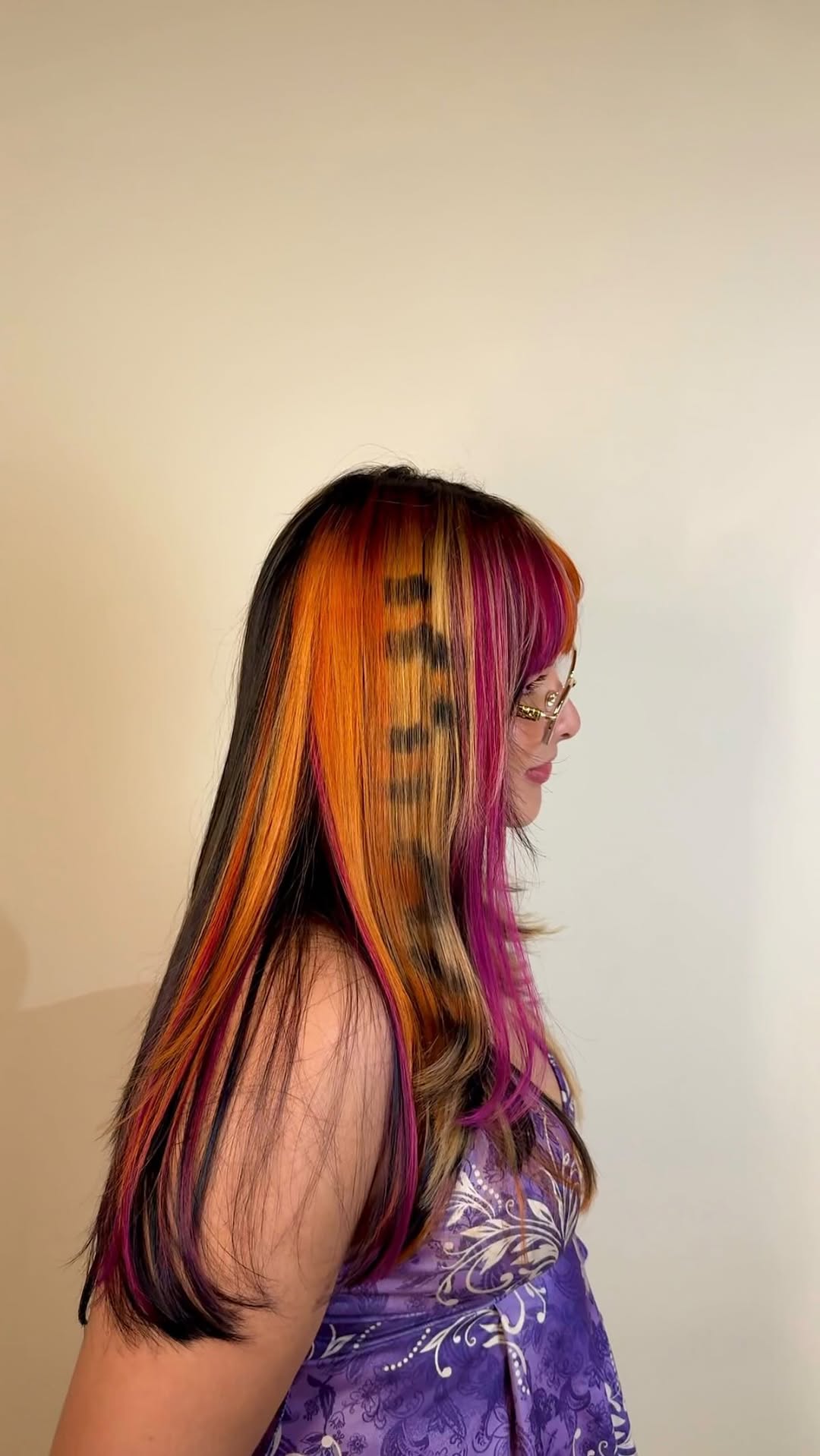 Omggg cabelo estampado hiii!! 👋👋👋
Muito obrigada Malu pela ideia sensacional e pela liberdade criativa :) me diverti demais fazendo esse cabelo apesar do desafio de mudar o design de calico mescladinho pra um mais marcado!! hauahauah 🐆🧡 🪻

Cores da @misscolorfuloficial 

#cabeleireira #cabelocolorido #cabeloscoloridos #colorista #calicohair