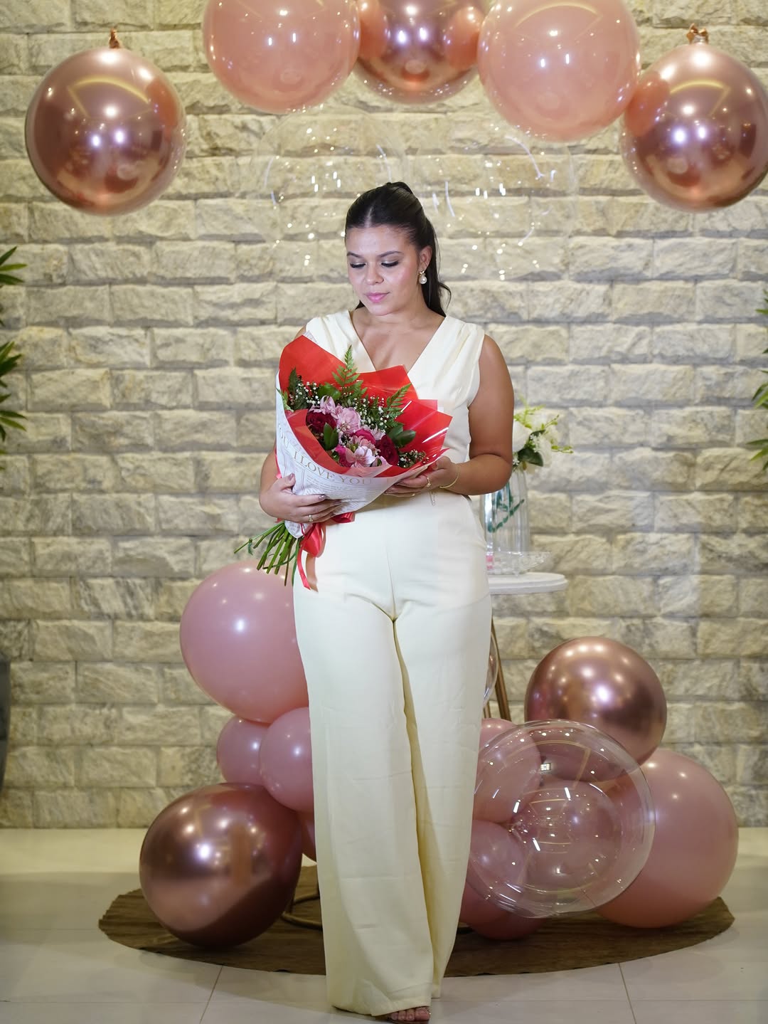 12 de maio foi incrível 🤍✨ 
Sou muito grata a Deus por mais um ano de vida e por ter pessoas tão especiais ao meu lado. Foi tudo simples, mas cheio de amor, carinho e momentos que vou guardar pra sempre comigo. E ainda fui pega de surpresa com uma decoração linda que prepararam pra mim 🥹🤍 Obrigada às minhas amigas, à minha irmã e a todos que fizeram parte desse dia de alguma forma. 

Obrigada também por cada mensagem, abraço, presença e carinho que recebi. Meu coração ficou quentinho. ✨

#30a