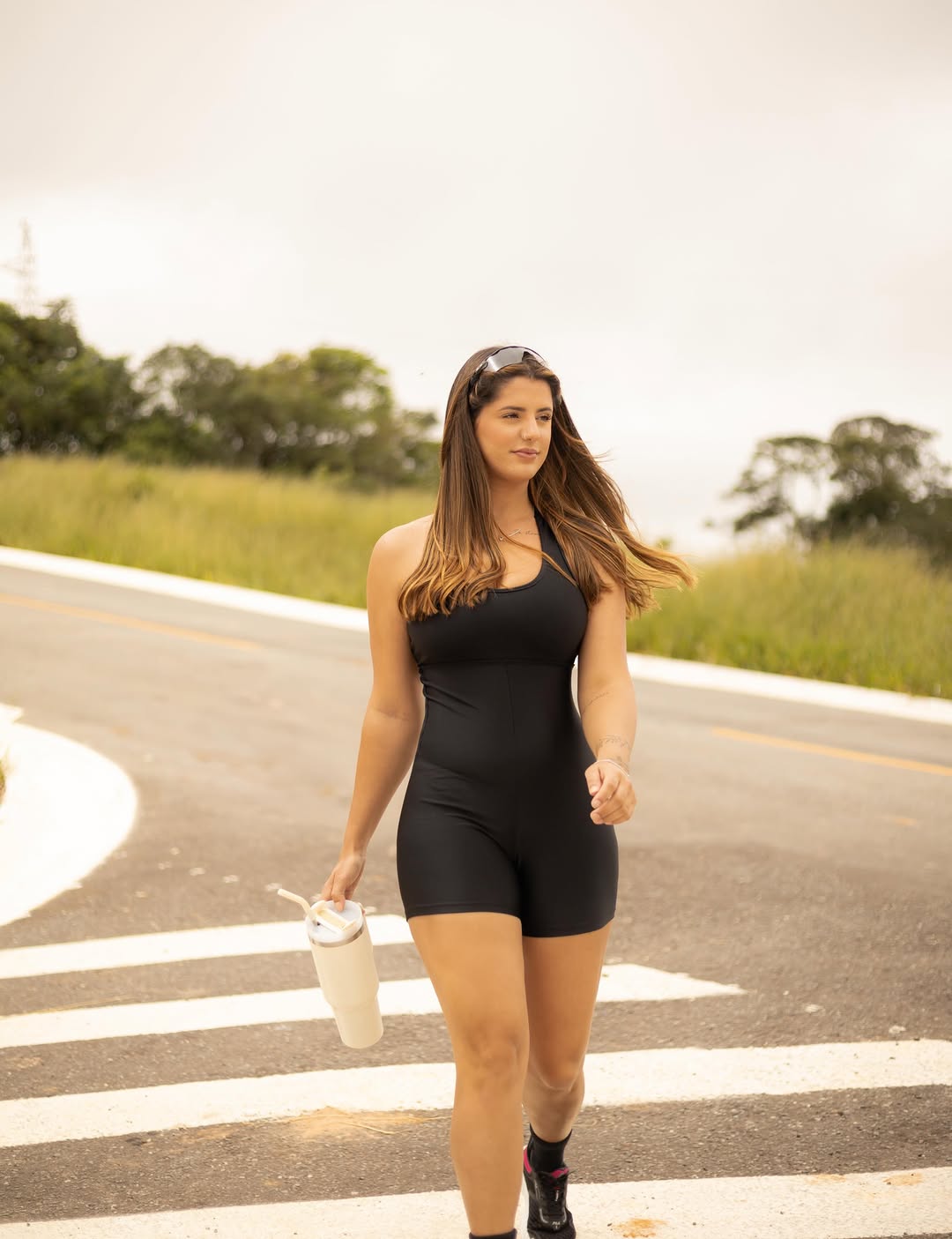 - @aguaeluzoficial ✨ cupom: Mallu10 .
.
.
Pela melhor sempre @evelyn.raw 😍