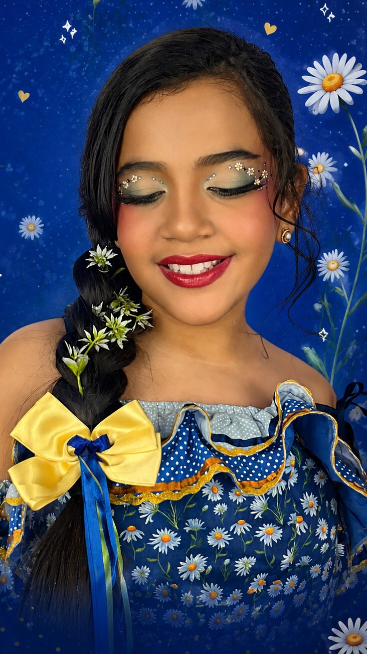🌼 No ritmo de Karolina e no brilho dessa make junina de florzinha 💙✨

#sãojoão2026 #arraiá2026 #makejunina