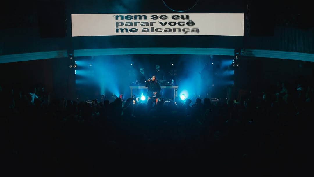 Vocês realizaram meu sonho! #LOBOJESS foi a noite mais marcante da minha carreira até aqui. Obrigada a todos envolvidos nesse show e principalmente ao público que não deixou a energia cair. 

FAZ A #! 

Ficha técnica 

Realizaçao: @lbtmia 
Direção Criativa: @prazer.jess 
Produção Geral: @agfelicio 
Assessoria: @stetoria 

Coreógrafa: @briannasalera 
Ballet: @brunwyz @yukemia 

Dj: @mathrdj 
Sax: @raquelvitoria_sax 
Compositor intro: @huudgarcia 
Poema: @gc.goes 
Engenheiro de áudio: @ga.machado.