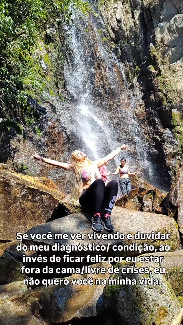 Se ver um autista vivendo e feliz lembre que independente da condição, ele é humano