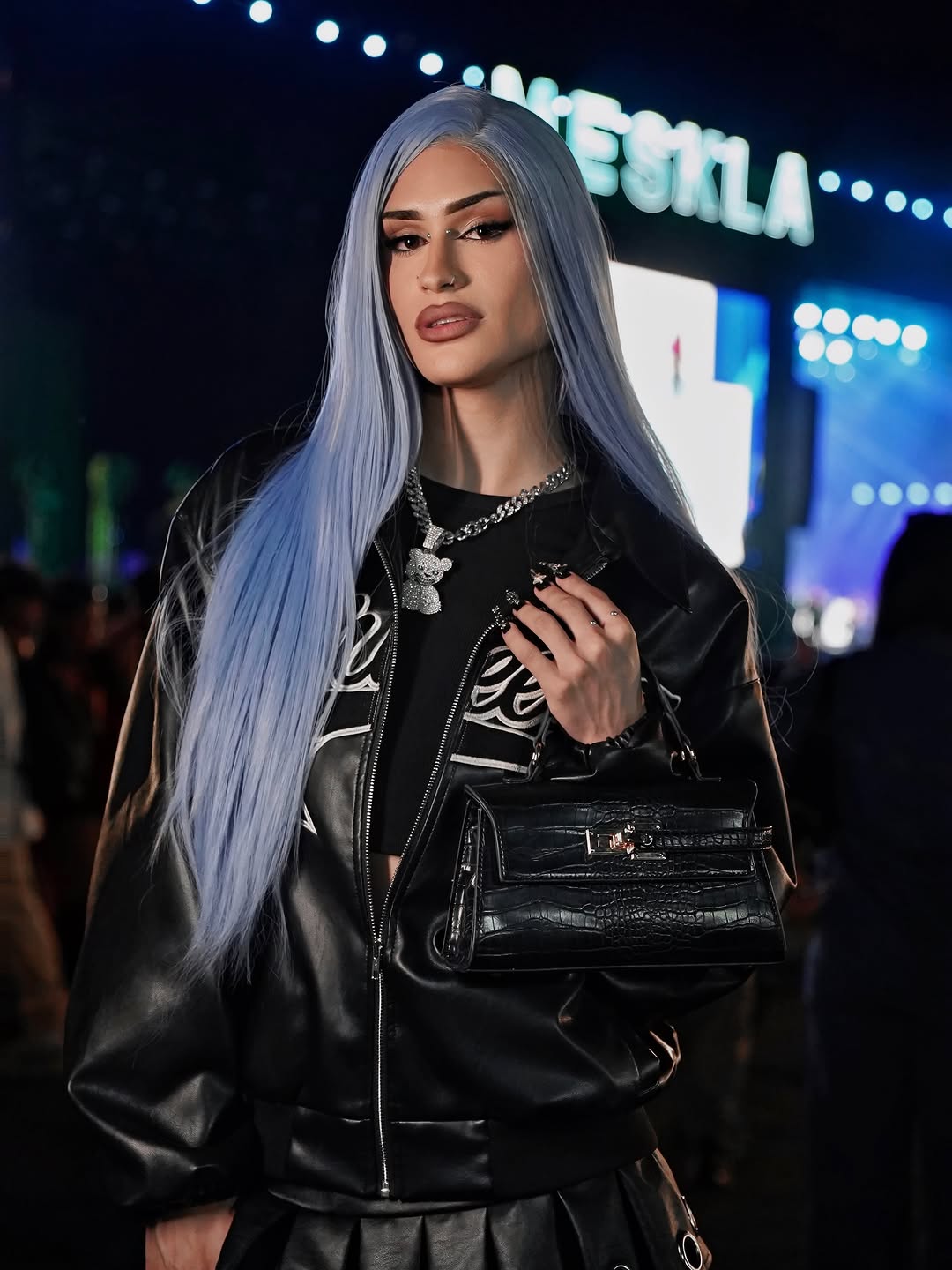 você quer a prova, eu sou a tese ❄️ @festivalmeskla
