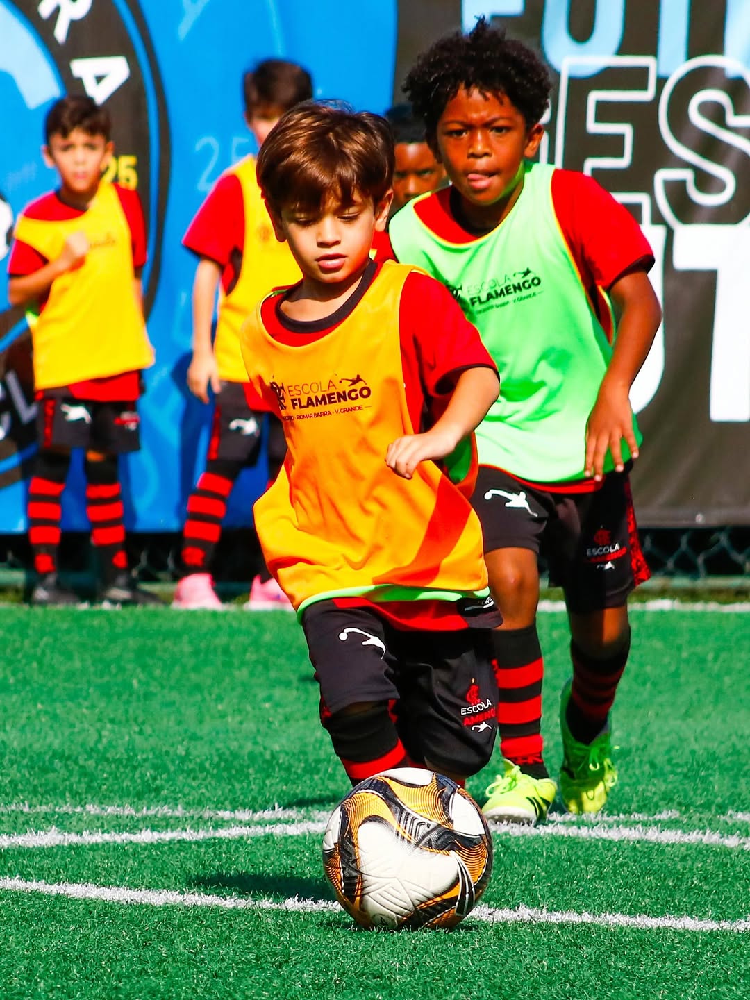 A legenda é com vocês ! Mini xerife ? ❤️🖤