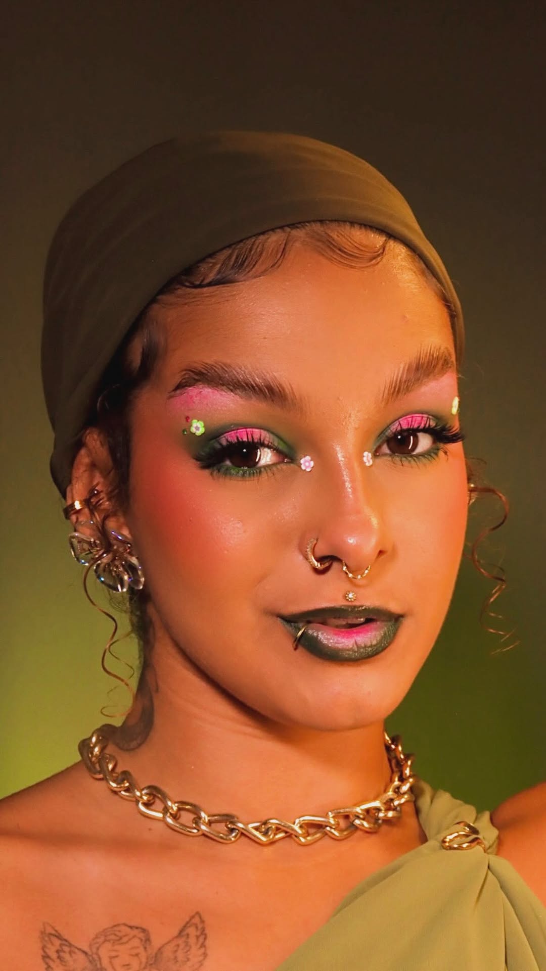 Essa combinação de cores😮‍💨
.
makeup ib: @kissi_viana 💗💚