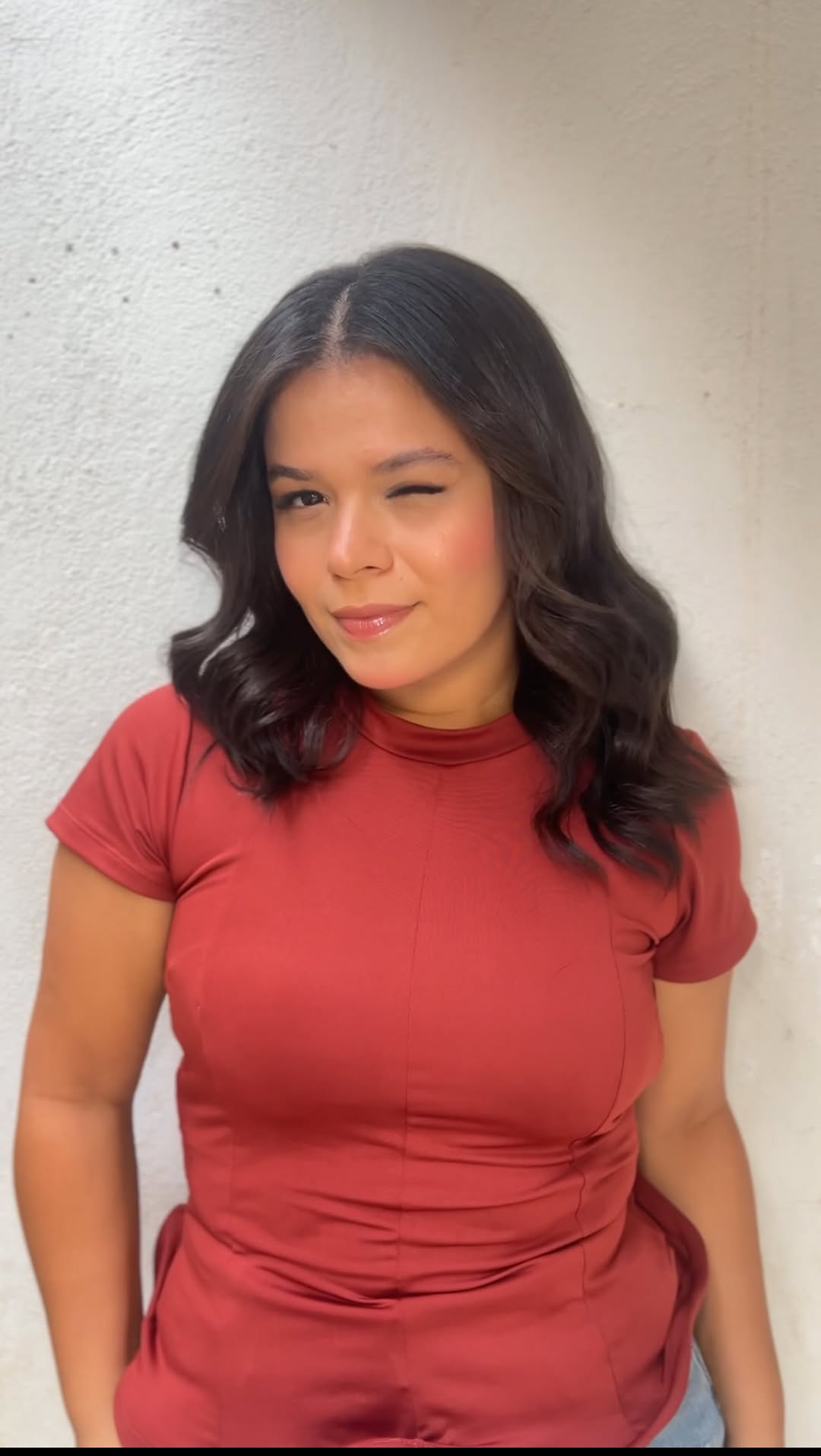 Saí do salão me sentindo outra mulher ✨💇🏻‍♀️
Autoestima renovada com as mãos de milhões desse salão 🫶🏻. Quem também ama um dia de salão pra se sentir 100%? 👀💖

#viralvideos#fy#autocuidado#salãodebeleza #haircare