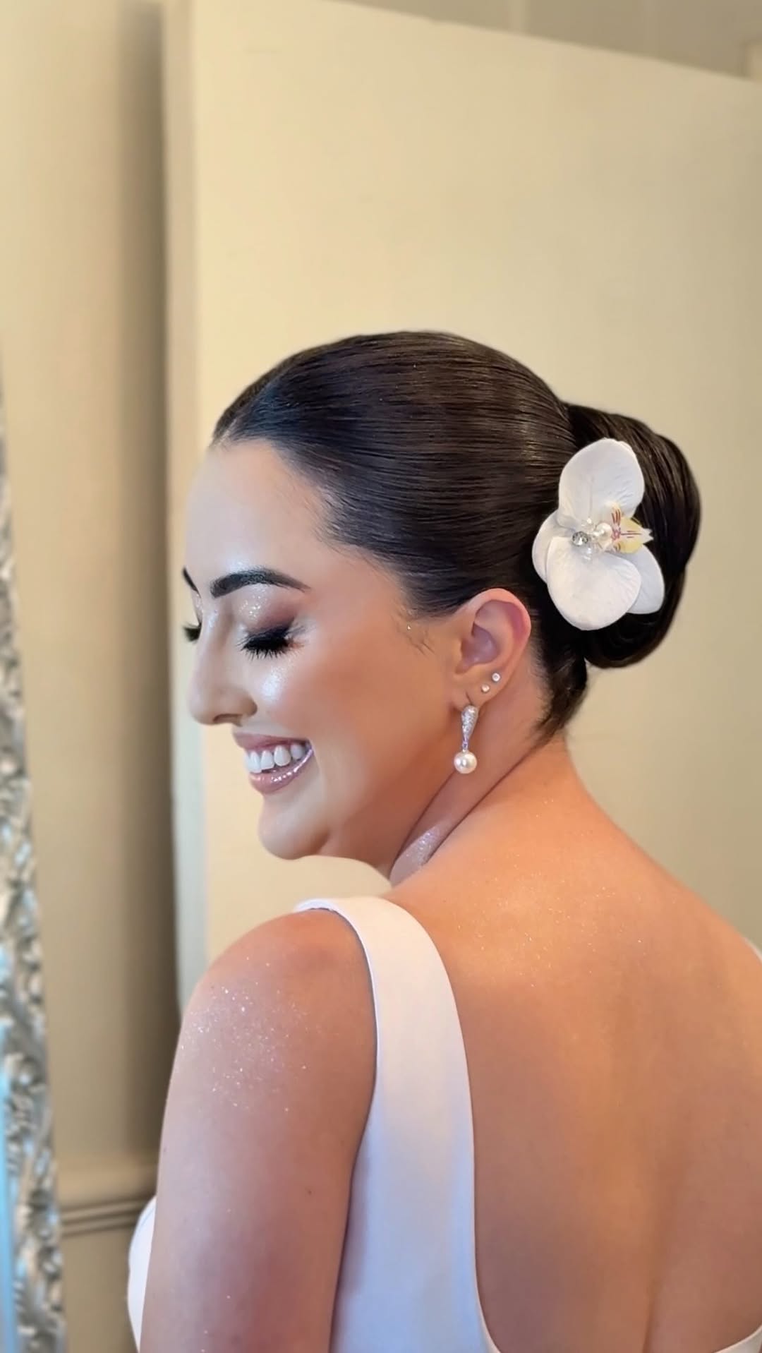 Pollyana 

Impecável para o seu grande dia…
Foi leve, verdadeiro e intenso.
Obrigada por me escolher!!!

Vestido: @celinenoivasefestas 
Buquê: @williamaraujodesignerfloral 
Make off: @marciodias_fotografia @multimagem_filmes 
Cerimonial: @ap.cerimonial 

#noivasliamaragomes #bride #makeup #penteado #penteadonoiva