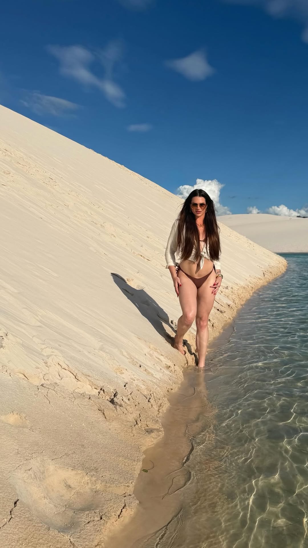 Entre as dunas, uma make rapidinha! 💋🌊🏝️🩵

@levenamemoria ✈️

#lençóis #lencoismaranhenses #maranhao
