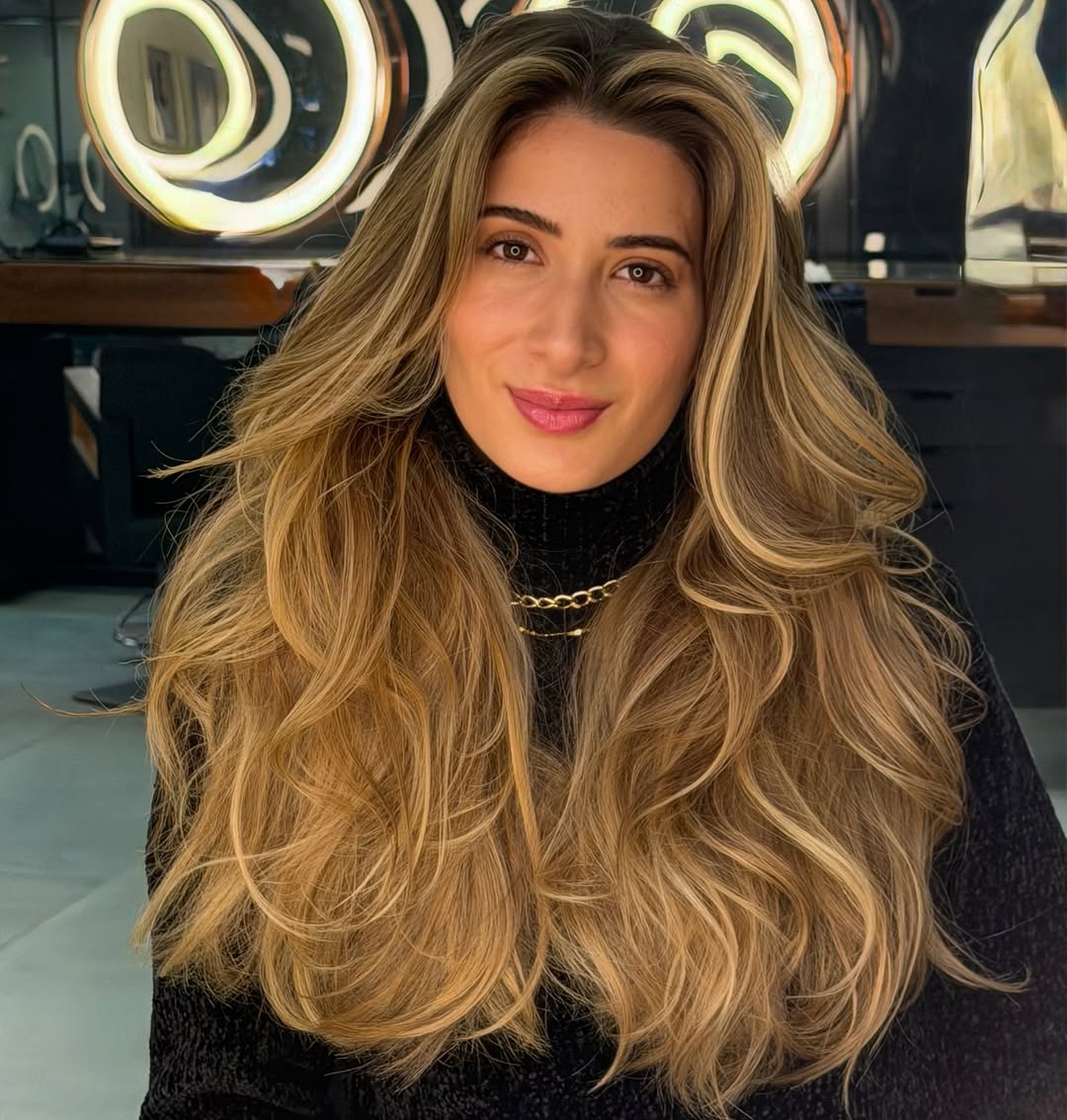 Um cabelo elegante fala por si só. @mirracosmeticosoficial  10.72 perfeito do começo ao fim.” 

@davedistribuidoraoficial