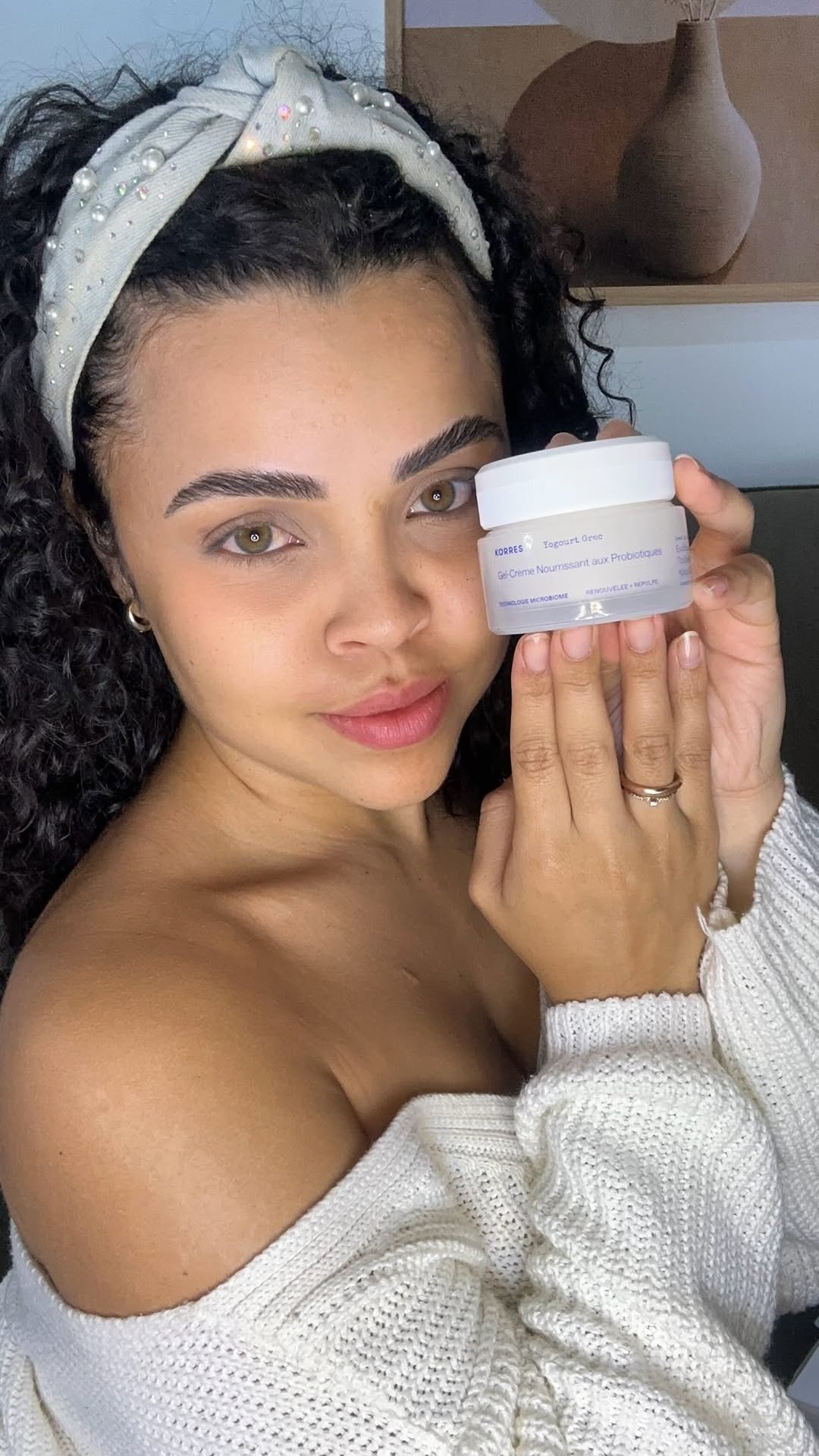 Tem produtos que você usa… e tem produtos que transformam a experiência da sua rotina ✨💙
A linha Greek Yoghurt da Korres entrega exatamente aquela sensação de pele confortável, viçosa e saudável que a gente ama sentir no dia a dia. E além do sensorial maravilhoso, eu amo a proposta da marca: fórmulas limpas, ingredientes naturais e muita tecnologia em cada detalhe 🤍 
“A Korres é uma marca que você precisa conhecer.” 

Aproveita meu cupom: ACAPAIXAO e garanta o seu desconto no site: www.shopkor