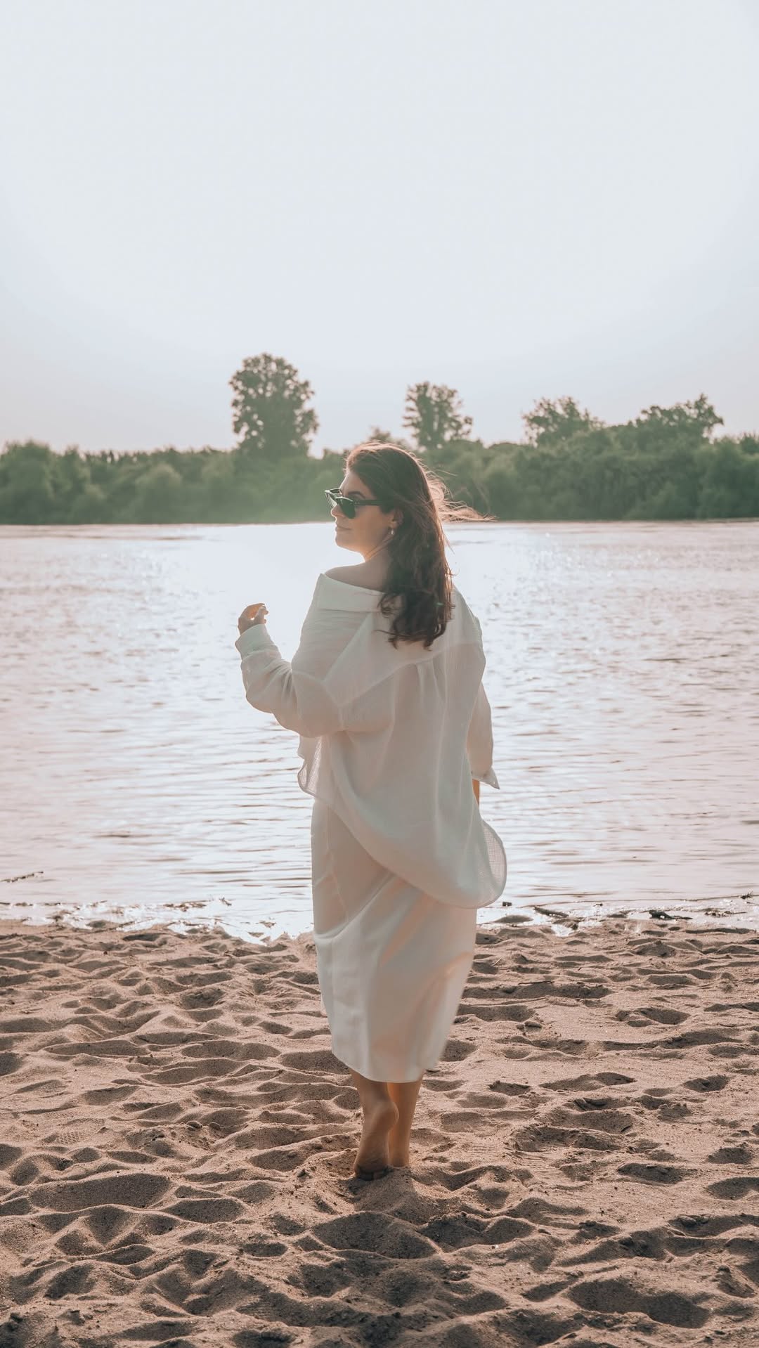 3 aromas. 3 momentos. O mesmo verão. ✨

Há perfumes que não cheiram apenas bem… cheiram a memórias, pôr do sol e dias que não queremos que acabem.

A coleção Les Secrets da Equivalenza é uma coleção premium de perfumes de nicho acessíveis, criada para quem procura fragrâncias sofisticadas, elegantes e com personalidade. ☀️

Já escolhi os aromas que vão marcar o meu verão. E vocês?

#equivalenzabeachclub #lessecrets