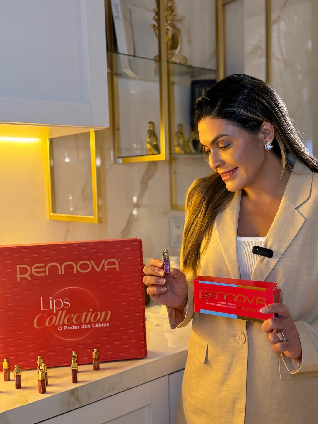 💋 Lábios perfeitos e um presente especial para você!

Realize seu preenchimento labial e conquiste lábios mais hidratados, definidos e harmoniosos. E para deixar o resultado ainda mais incrível, ganhe um Gloss Glow Hidra Vermelho para realçar sua beleza todos os dias! ✨❤️

📲 Agende seu horário e venha viver essa experiência de autoestima, hidratação e brilho.

#PreenchimentoLabial #LábiosPerfeitos #HarmonizaçãoFacial #GlossGlowHidra #BelezaComNaturalidade Autoestima EstéticaAvançada LipsCollec