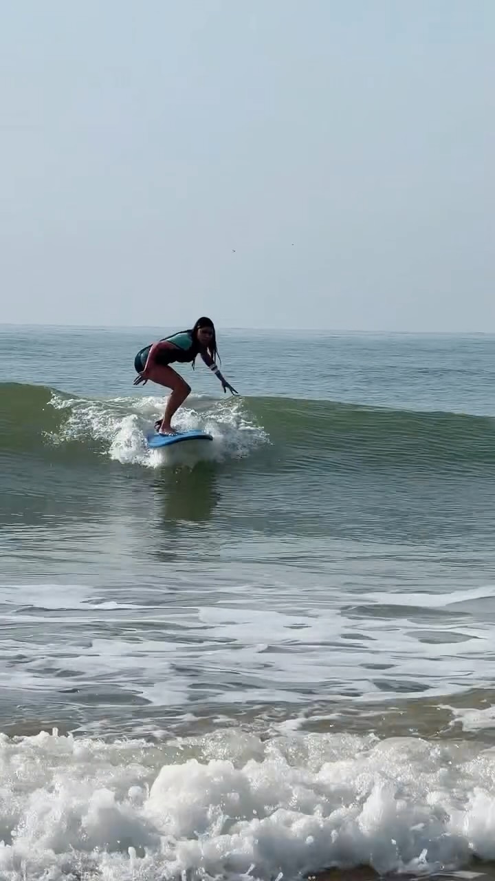 Da imensidão do mar para a delicadeza do consultório. 🌊✨

O surf me ensinou que a beleza mais sofisticada, assim como a vida não é sobre controle absoluto, mas sobre harmonia, presença e movimento.

Meu papel não é congelar o tempo, mas guiar você em uma jornada de envelhecimento estratégico, leve e radiante. 

Menos peso, mais luz.

Pronta para viver a sua melhor versão? Clica no link da bio e vamos conversar.