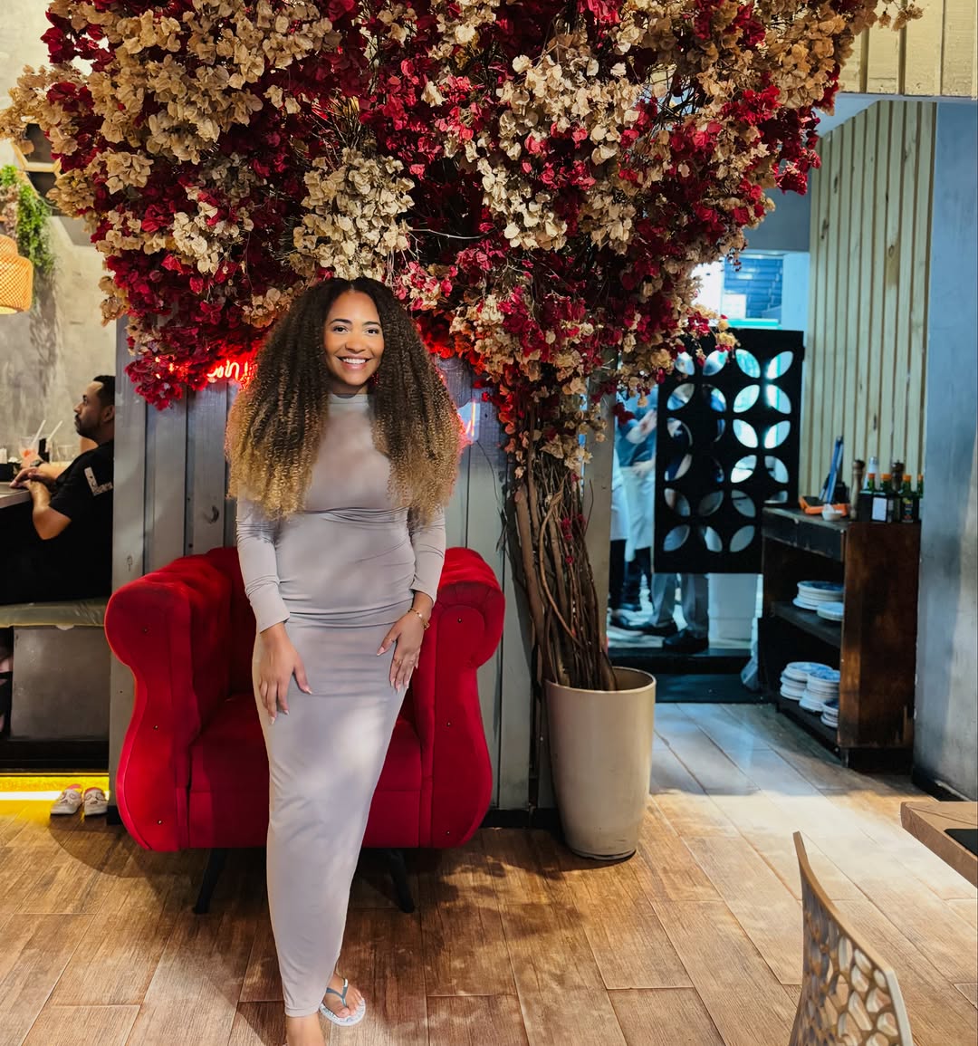 Florescendo, celebrando e agradecendo 🌹✨💎🫰🏽

#ᴇxᴘʟᴏʀᴀʀ #negralinda #belezacompropósito