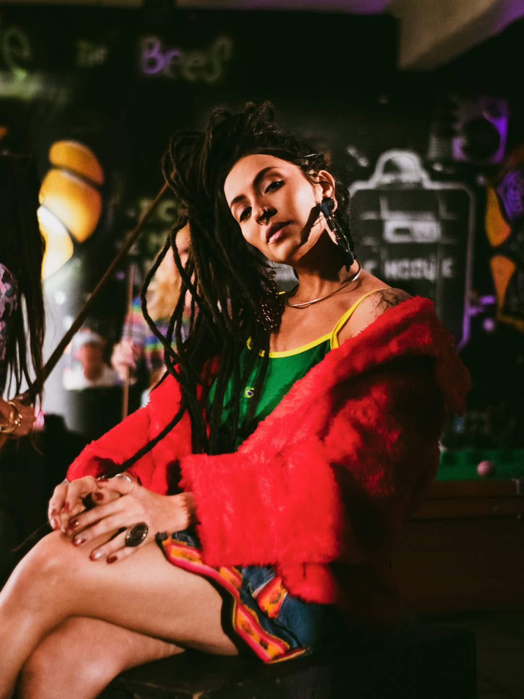 @originalmarinaperalta - INDOMABLES 📸
Existem trabalhos que vão além da fotografia. Assinar a capa deste single da Marina Peralta tem um significado especial para mim, por ser uma artista que acompanho e respeito há muito tempo. Ver meu olhar somar a uma obra de alguém que sempre admirei é daquelas conquistas que a gente guarda com carinho. Gratidão pela confiança, pelo respeito ao meu trabalho e pela oportunidade de construir essa imagem ao lado de uma artista tão importante. 

FICHA TÉCNICA:
