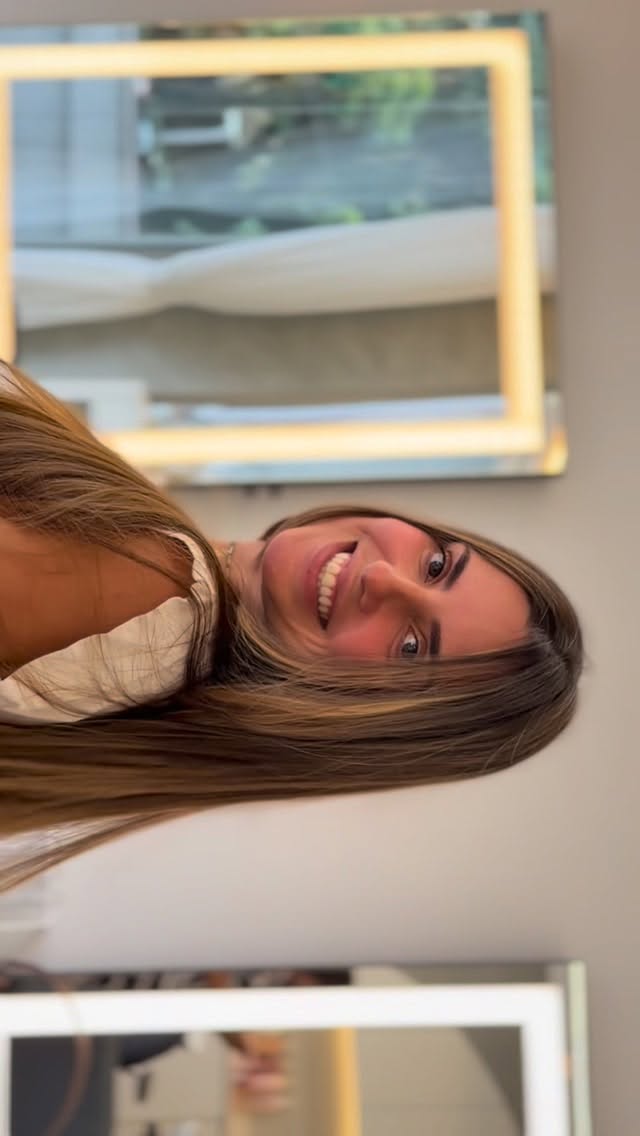 Se você ainda não conhece o nosso ritual de tratamento, está esperando o quê para agendar o seu horário?

Acompanhe este vídeo até o final e descubra como um tratamento personalizado pode transformar completamente a saúde, o brilho e a beleza dos fios.

O resultado desse cabelo ficou simplesmente impecável! 

Agende seu horário e viva essa experiência você também. 
.
.
.
.
.
.
#hair #chacaraklabin #haircolor #beleza #keratase