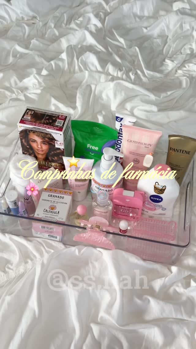 Comprinhas de farmácia e perfumaria acumuladas 🌸🛁🧴🫧
Alguns produtos lançamentos, reposições, novidades para testar.

Produtos do vídeo: spray
perfumado Ricca, sabonetes Granado calêndula, sabonete Dove original, desodorante creme serum Giovanna Baby, álcool em gel Giovanna baby, kit colônia hidratante e sabonete Giovanna Baby, sabonete íntimo Nívea, lencinho antisséptico, mini hidratante labial Laby cereja, escovas para lavar as unhas, tinta para cabelo Loreal Excellence creme 6.41 marrom, s