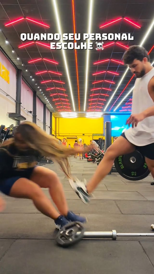 até tentei enganar ele... 🤣 #trend #reels #gym #comedia #academia