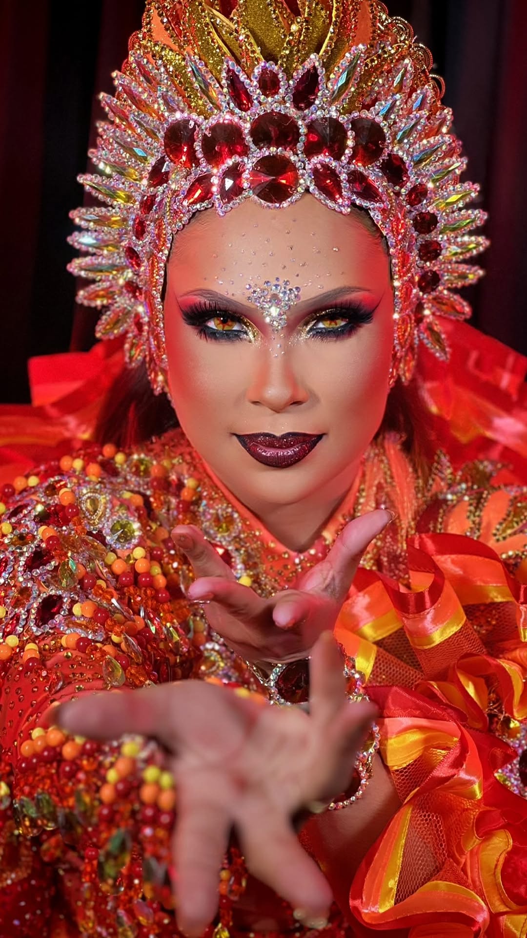 Janaína Pinheiro, Miss Caipira do Grupo Tradição Junina de Stn - Eleita como a Melhor Miss Caipira do Terreirão do Povo na Categoria: Campeã das Campeãs. Proposta temática: BOITATÁ, A COBRA DE FOGO 🔥 COREOGRAFIA: Eu 🙈, estilista Theo Gomes, maquiador: Argeu Barbosa.