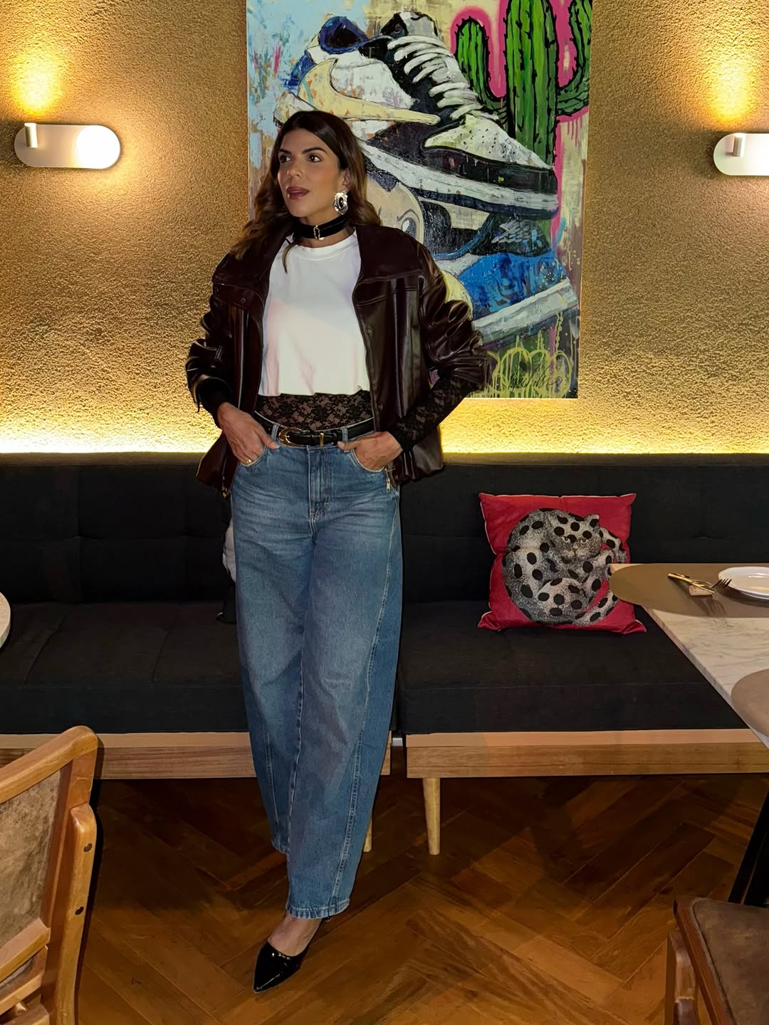 Uma noite para celebrar a beleza dos detalhes ✨

A coleção Santé @besemijoias nasceu do encontro entre texturas e cores traduzem a essência da estação. Veludo, renda e pedras se unem em peças marcantes, criadas para compor produções cheias de personalidade e sofisticação.

Orgulho sem fim dessa minha amiga que entrega tudo sempre @brunaerler 🤎🤎🤎
