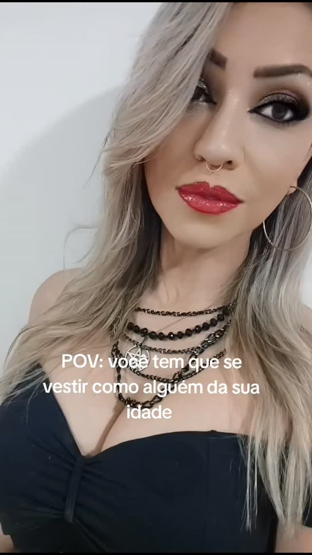 Faltam 1️⃣5️⃣ dias para meu níver
💃🏼🤘🏻
🖤🎸
#rocknroll #rockgirls #blackgirlmagic #music #lifestyle