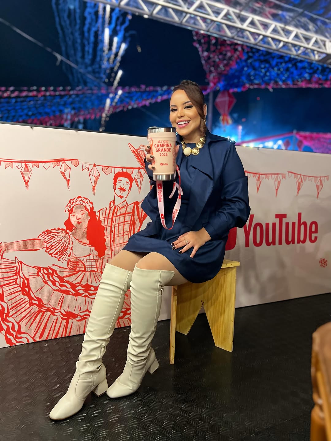 A convite do YouTube, cheguei pra curtir a abertura do Maior São João do Mundo. 🎉🔥✨

Hoje tem @brasasdoforro + @limaocommel + @dominguinho + @solangealmeida 💃👏🏻

Usando @gigimodasjp + @olindina_joaopessoa e @maniafemininaof_ 💙✨

Simbora curtir?! 🎵☺️

#maiorsaojoaodomundo #campinagrandepb #parquedopovo #campinagrandeparaíba #sãojoao