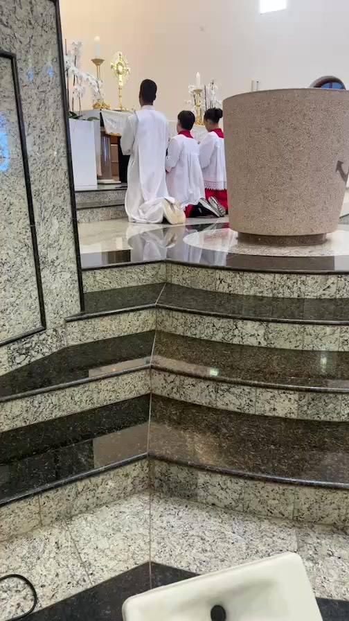 Adoração Corpus Christi 🙏🏻🤍
Venha o dia todo Cristo te espera!