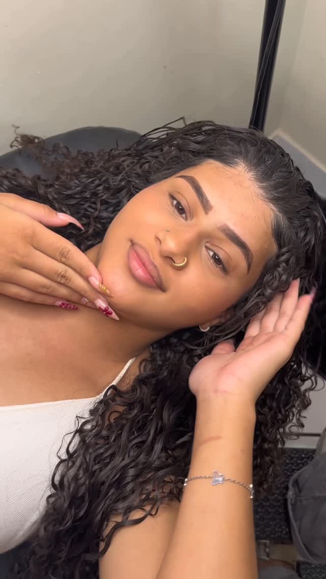 FOI DADO A LARGADA! Melhor época do ano chegou,e você não pode passar com sua sobrancelha assim né?! 🔥🥳

.
.
#sobrancelhas #foryou #sanharó #sãojoão #vaiproexplorar