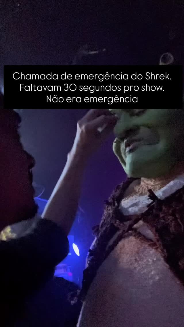 Nada acelera mais o coração de quem trabalha no backstage do que ouvir seu nome faltando 30 segundos pra cortina abrir. No fim, era só suor mesmo 🤡🤡🤡