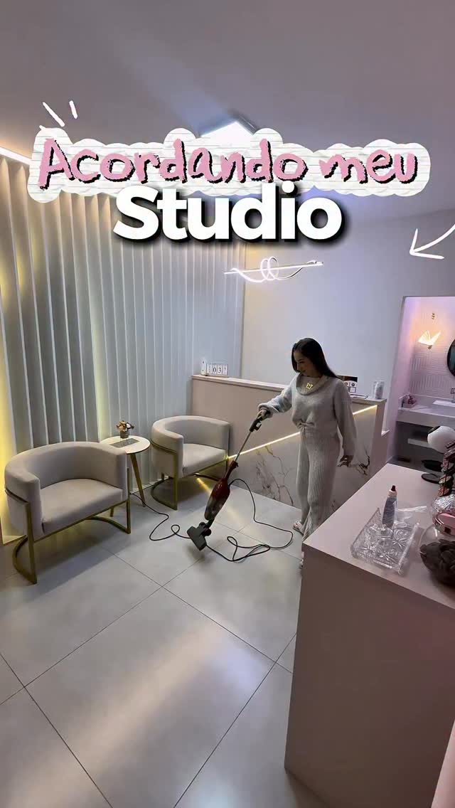 ASMR ACORDANDO MEU STUDIO ✨
Já que gostaram do último vídeo, fiz um “acordando o studio”em um dia curso comigo📚🩷

#lifestyle #dailyvlog #lash #cílios
