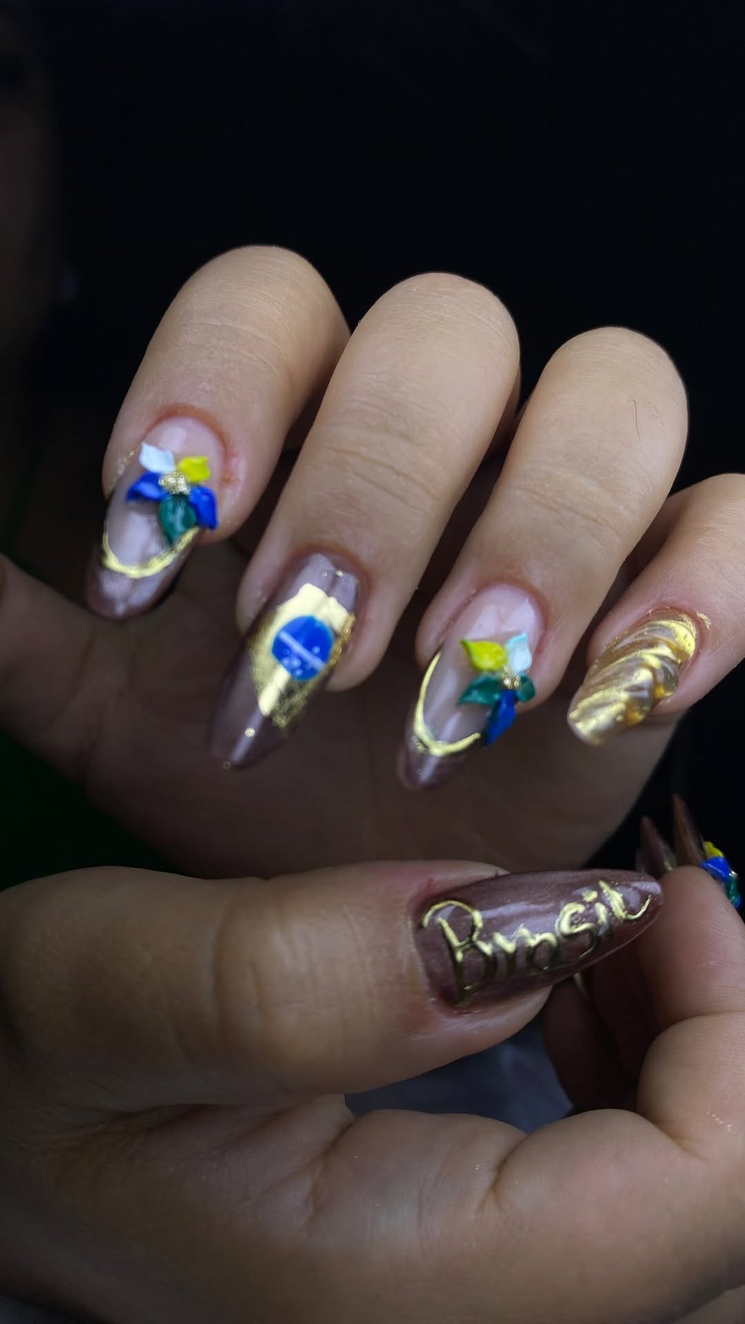 🇧🇷Em clima de Copa🇧🇷 @caarolnailsdesigner_ mais uma vez, assinando uma arte maravilhosa!! 
 Posso dizer que é a mais linda que já fiz💋😍
:
Agende seu horário, ainda dá tempo de irmos #rumoaohexa #brasil com a nossa lindona✨✍🏽🔥🔥💅🏻