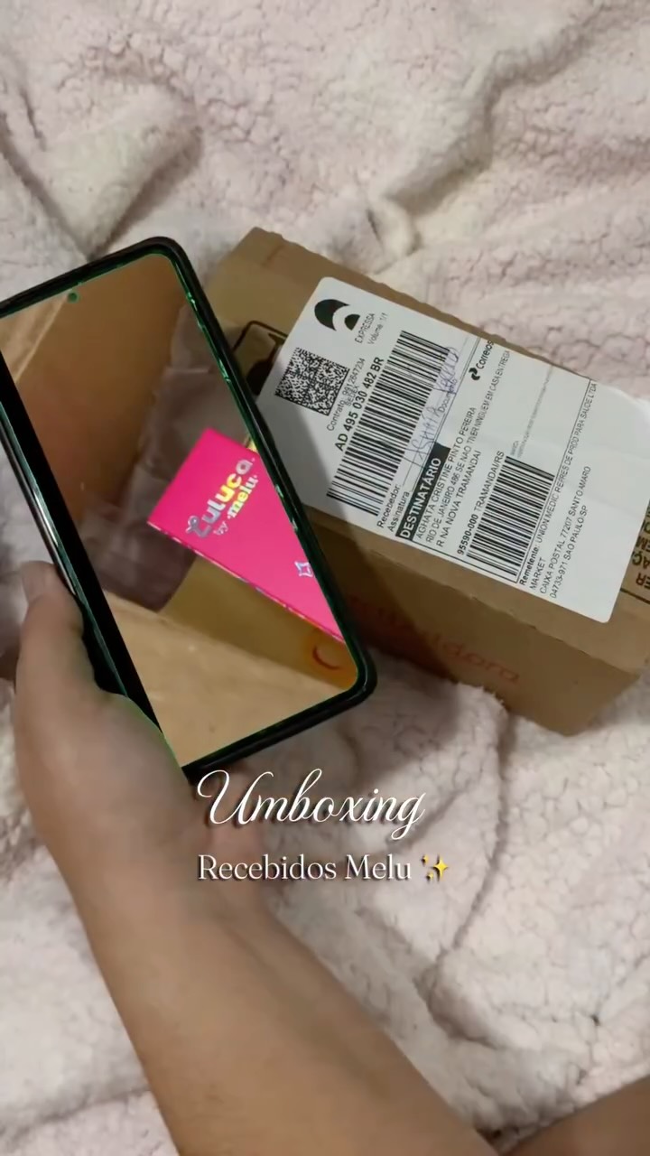 Quem aí já está pensando nos looks para torcer? 🇧🇷💙

O unboxing de hoje dos lançamentos da @melu.brasil veio na hora perfeita!

Olhando para essas lindezas eu só consegui pensar em uma coisa: vocês querem tutorial de make para os jogos por aqui? ✨

Comentem muito aqui embaixo se querem que eu traga uma inspiração bem linda e glow usando essas novidades! 👇

#MeluVibesUGC #Yoougroup