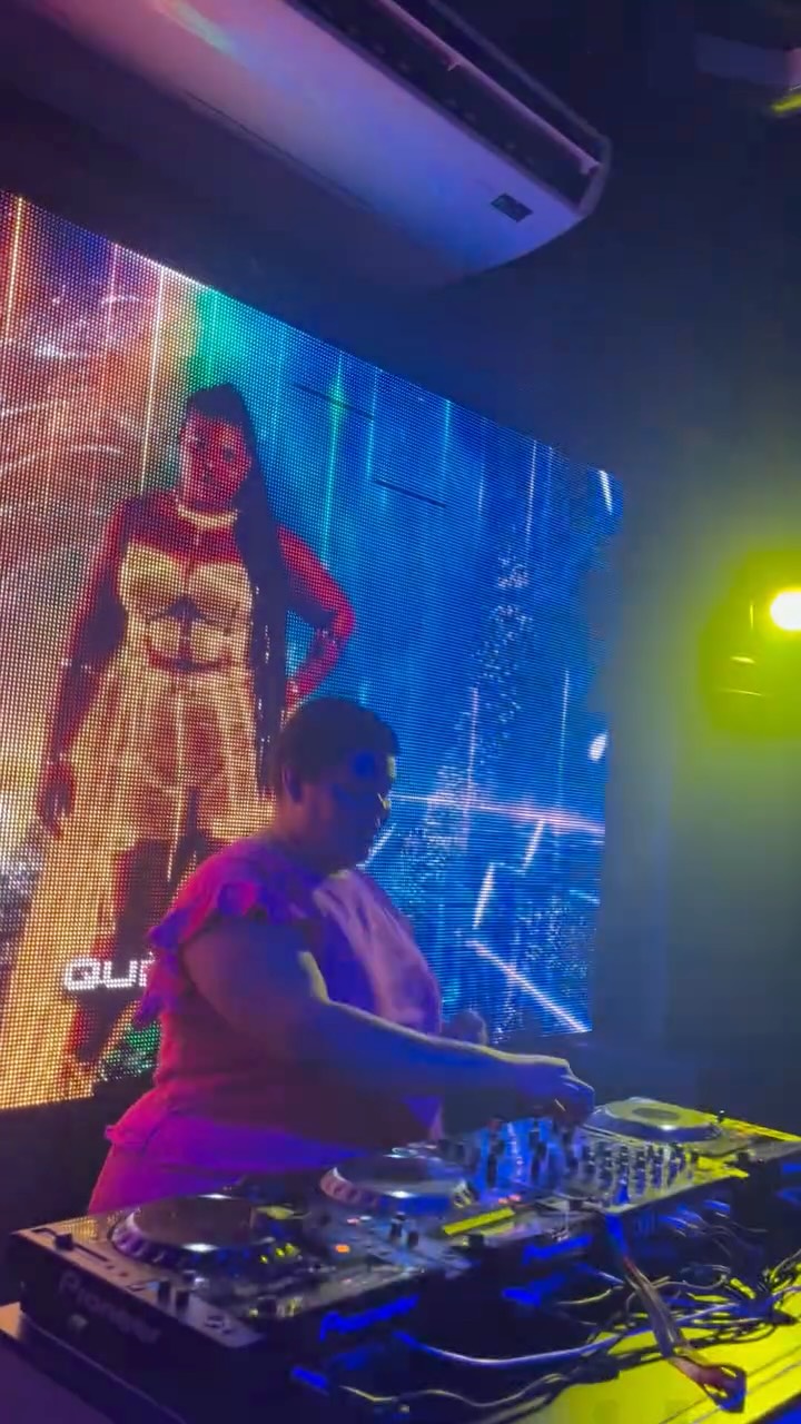 Dalhe guaracha 😋🩷✨

Vídeo: @igfabioferreira

#tribalhouse #guaracha #explorar #dj