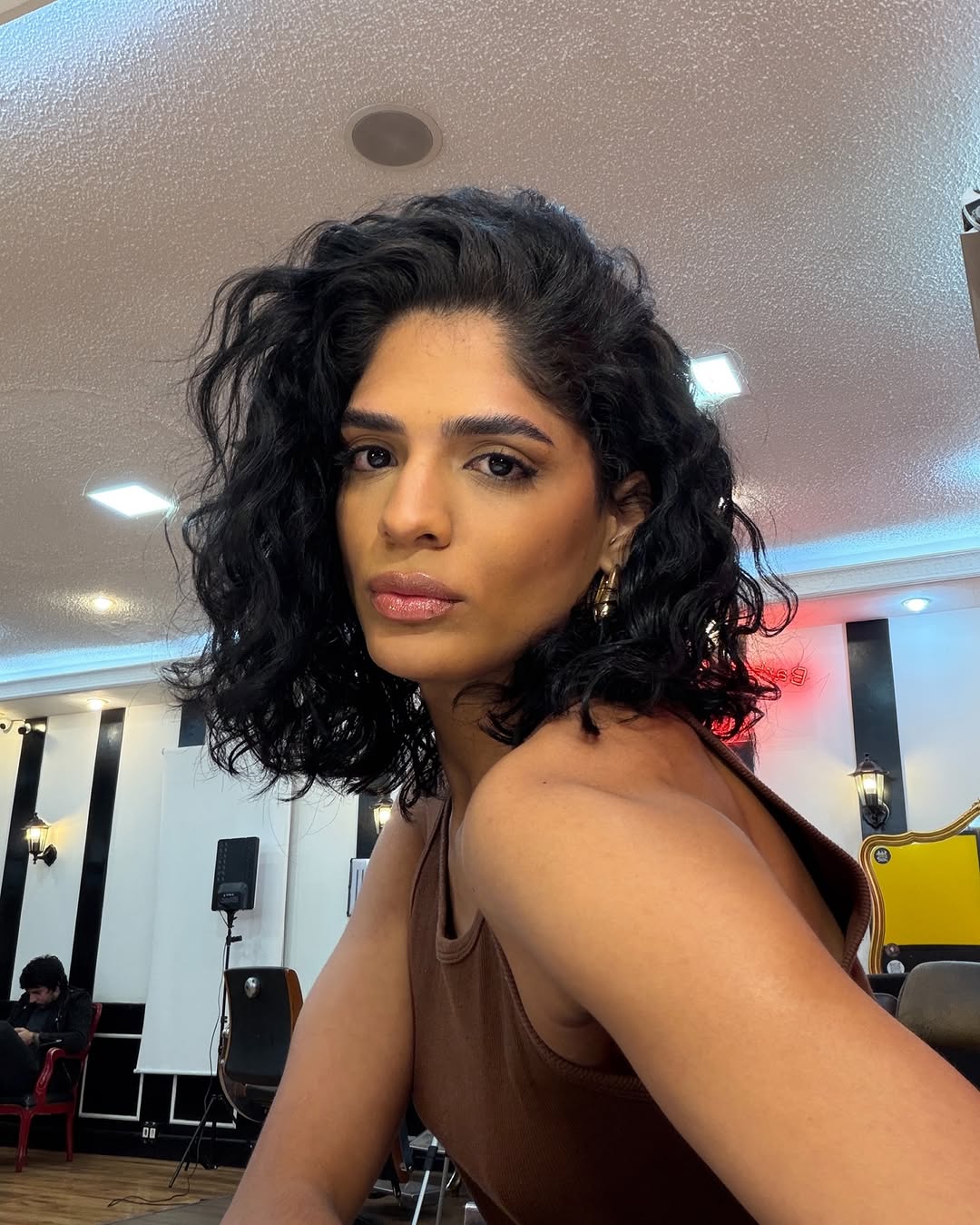 Agora definitivamente não vai cair cabelo na comida de ninguém!!!!
Obrigada @circushair & @haisali.hair vocês foram incríveis!
e @brows.cami pelas sobrancelhas impecáveis
Começando esse novo ciclo removadissima! 🎂🎉✨