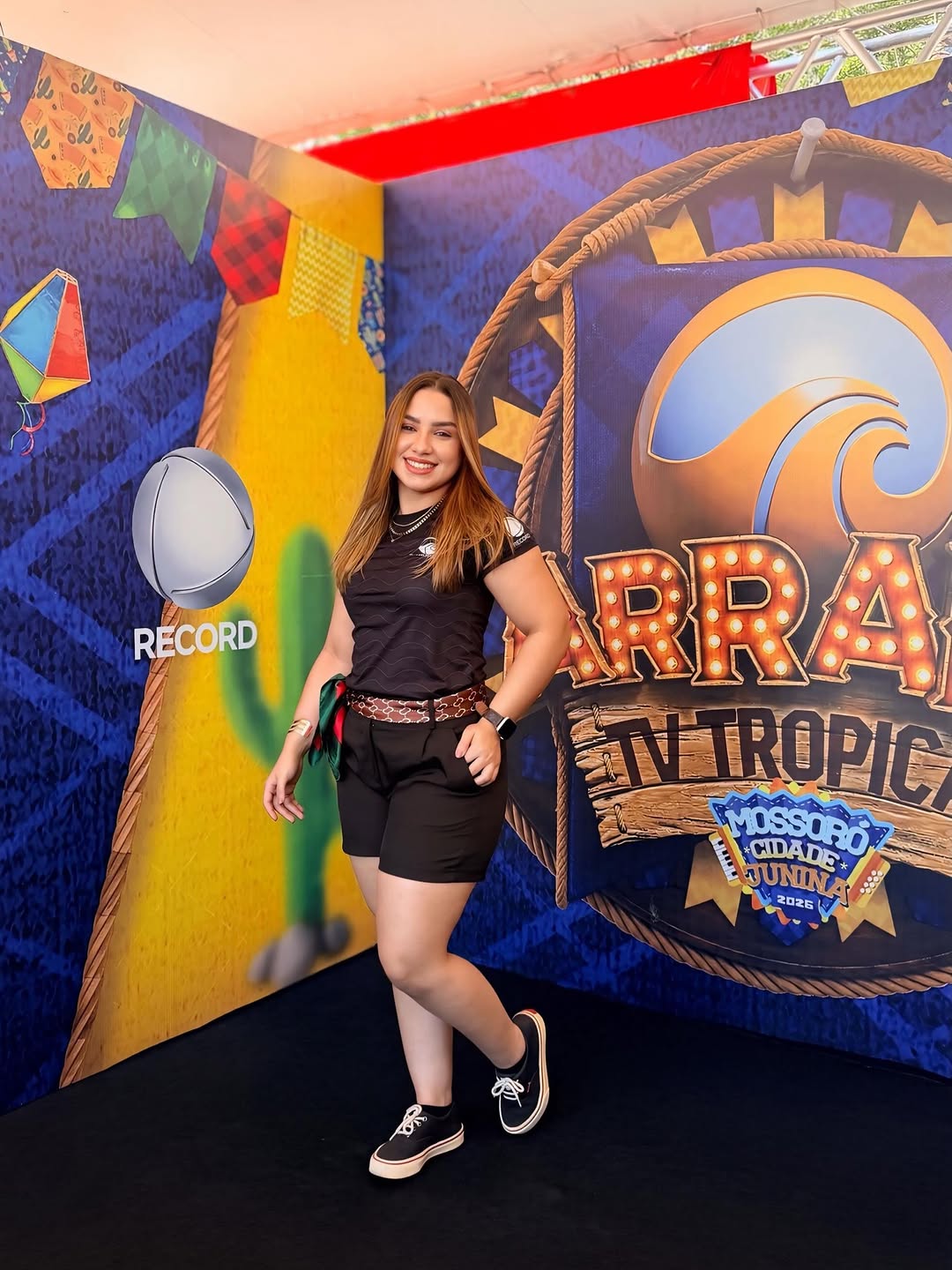 Transmissões ao vivo fazem meu coração pulsar mais forte, mas retornar a Mossoró para transmitir o Pingo da Mei Dia com a @tvtropicalrn foi o plus desse ano! 💥😍

Como canta meu primo @gianninialencar: Eu tô no Pingo, você também!!!! 💙