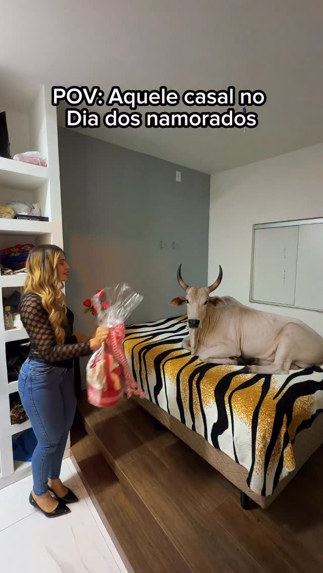 Conhecem algum casal Assim ? 😂
Segue : @ludimila.lopess 
.
.
.
.
.
#explore #explorar #humor #memes #diadosnamoradoschegando❤️