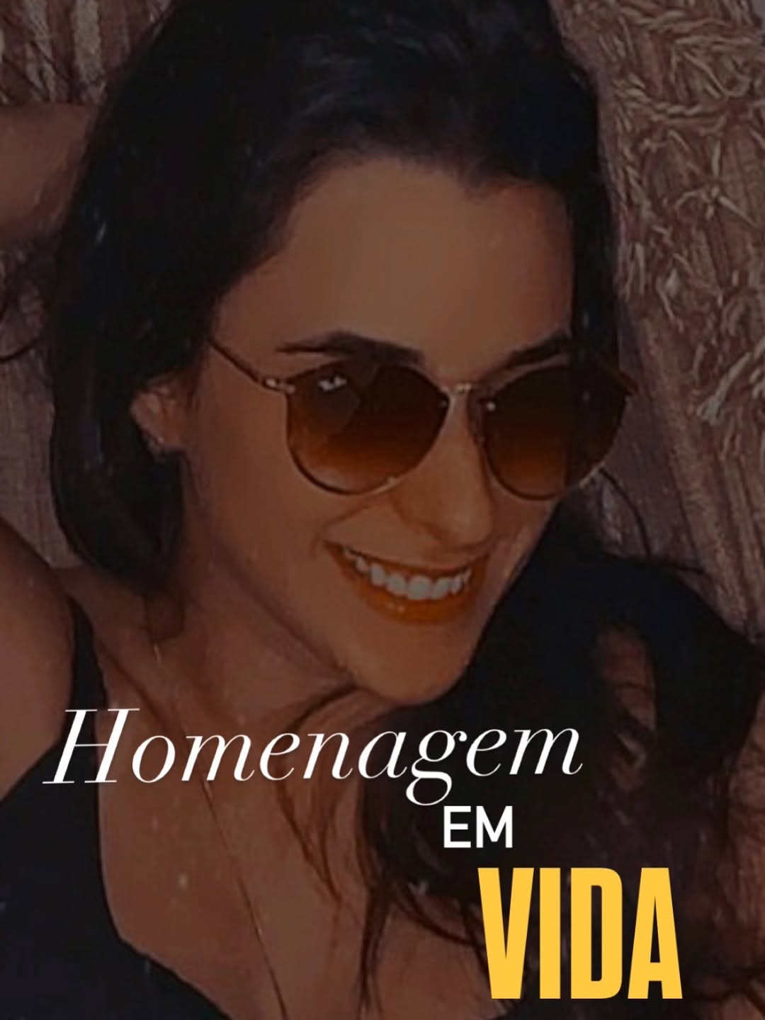 Quem a conhece, a AMA. 
E quem a ama, deseja com todas as forças que ela se recupere, que volte para nós como sempre foi e, com um dos diversos dons e qualidades, fazer da nossa vida, um lugar melhor, mais leve e colorido de amor e humor. 
A nossa guerreira passa por uma situação familiar muito complexa e delicada que, não nós cabe explicar. Mas, ela NÃO está sozinha. Ela tem a nós, uma família inteira que se criou através do amor que ela nos dá e que, inevitavelmente, como um dom, ela nos ensin