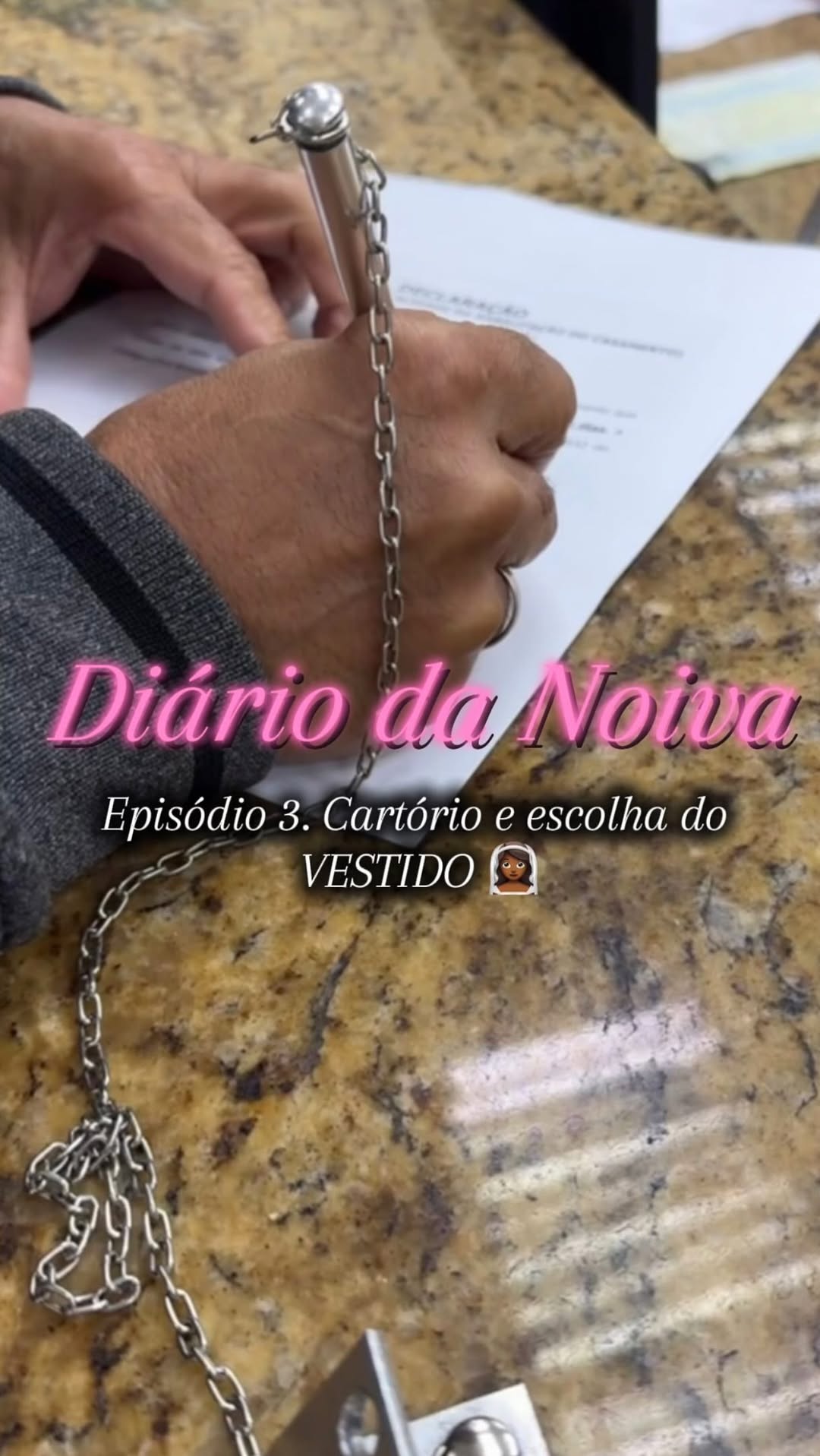 Diário da Noiva — Ep.3 💍
Cartório e Escolha do Vestido 👰🏾‍♀️

Faltam 46 dias ✨🎁

Entre assinaturas, documentos, escolhas, provas de vestido e aquele friozinho na barriga que só quem está prestes a casar entende… 💍✨

Os últimos dias têm sido uma mistura de emoção, ansiedade, felicidade e muitas loucuras de noiva! Hoje foi dia de dar mais um passo rumo ao nosso tão sonhado “sim”: habilitação no cartório, definição da data do casamento civil e mais um momento especial com a escolha e a primeir