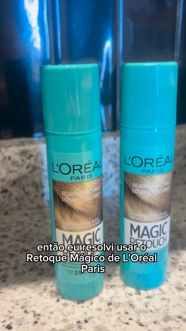 3, 2, 1… raízes retocadas como mágica. Eu já estava saindo quando percebi que minha raiz estava aparecendo e precisava de uma solução rápida.

Foi aí que usei o Retoque Mágico de L’Oréal Paris para uniformizar a cor em segundos. O resultado ficou super natural e foi exatamente o que eu precisava para aquele momento.

Além disso, ele seca rápido, é resistente à água e dura até a próxima lavagem.

Usei a nuance Louro Escuro.

@lorealparis 
#RetoqueMagico
#CabeloLorealParis
#publi