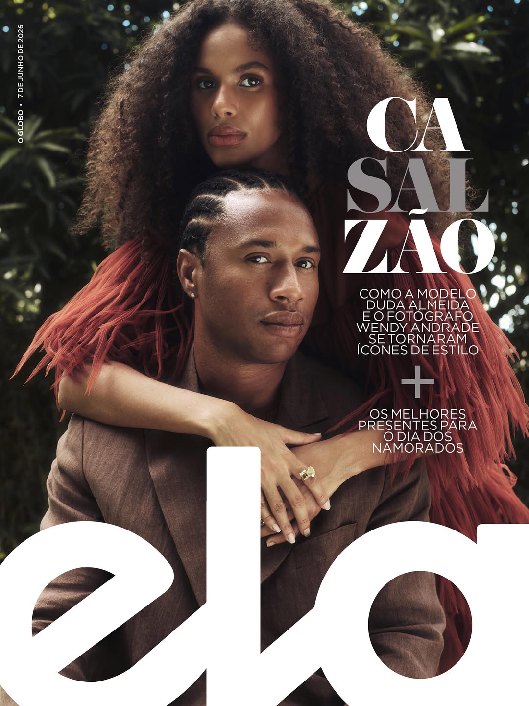 CASALZÃO - Nossa Revista Ela deste domingo está em clima de Dia dos Namorados, com Duda Almeida (@duddaalmeida) e Wendy Andrade (@_wendyandrade) na capa. A atriz, no ar em “Quem ama cuida”, e o fotógrafo, que tem seus cliques espalhados pelo mundo inteiro, vivem um romance que começou com contornos cinematográficos, em Menorca, na Espanha.  Uma história de amor e cumplicidade que fez deles queridinhos de grandes marcas. Em entrevista ao repórter Eduardo Vanini (@eduvanini), eles contam os detalh
