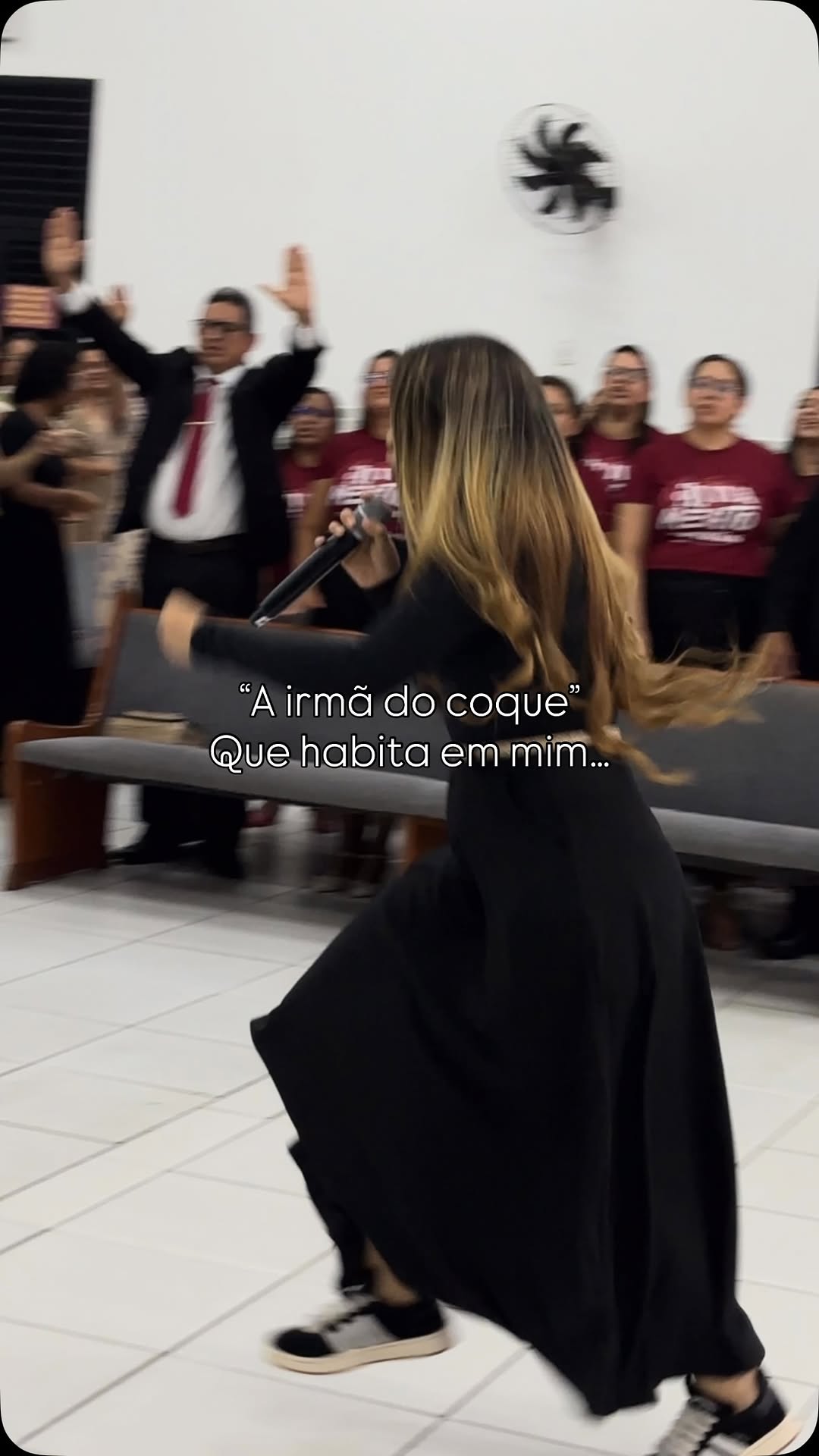 Amo ser pentecostal e amo adorar com intensidade Aquele que me amou primeiro! Meu lado irmã do coque sempre ativado ❤️‍🔥🔥 #pentecostal #trend #explorer #viral