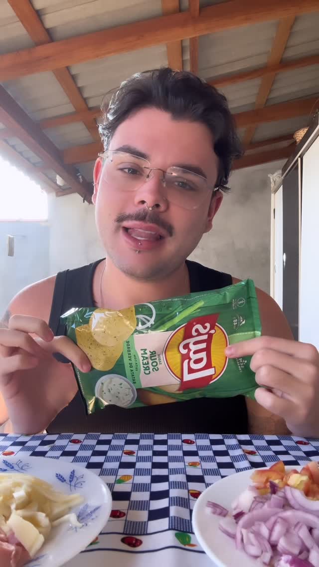 Bora fazer a Salada de Batata Lay’s ? Já manda pra quem vai fazer pra você 👀❤️ 

#salada #viral #receitas #explorepage✨