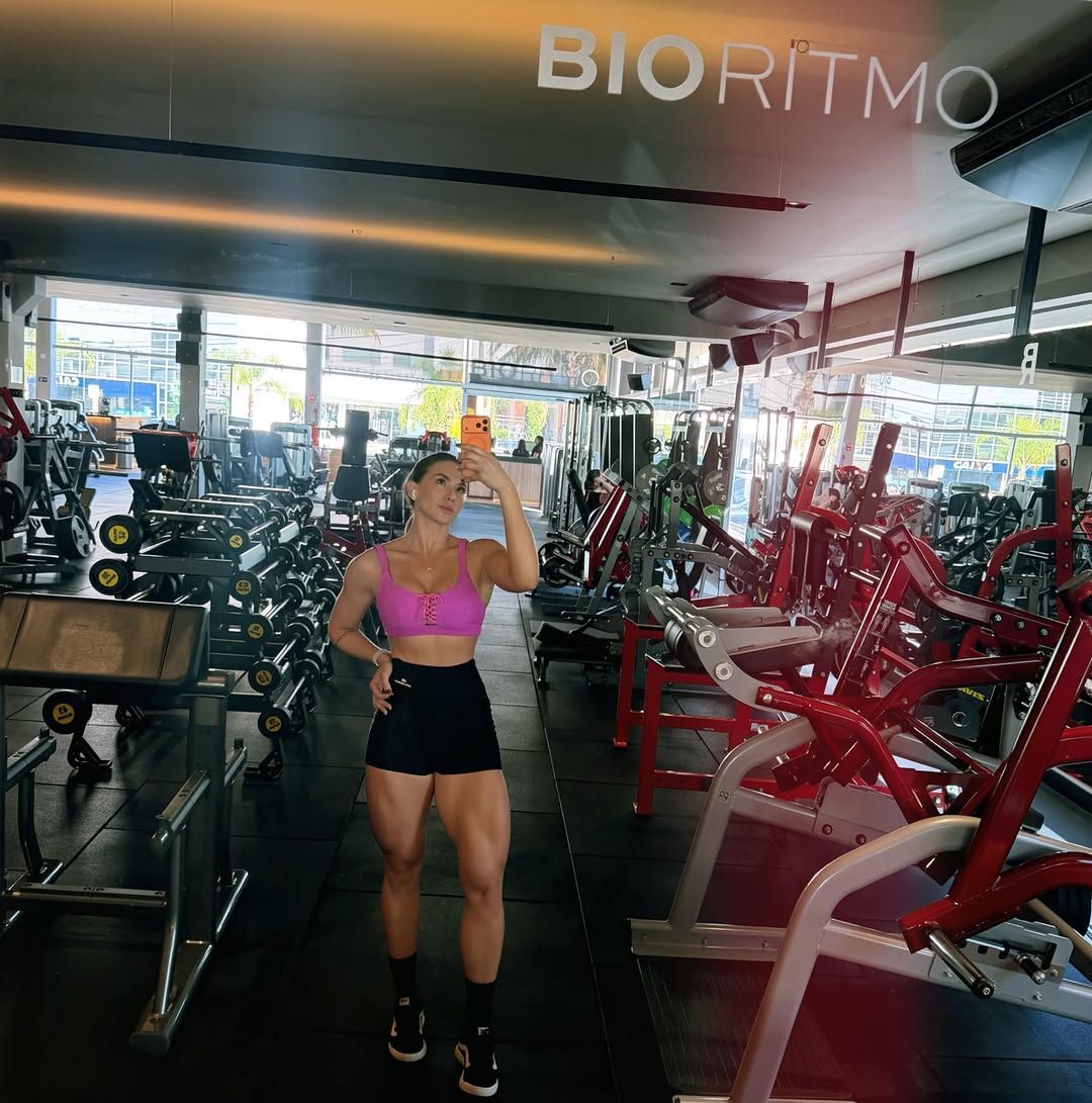 Nunca deixe ninguém te convencer a não passar 30min na academia, pq esses 60min serão as melhores 2h do seu dia ✨💅 😌✌️

. 
#gym #fitnessmotivation